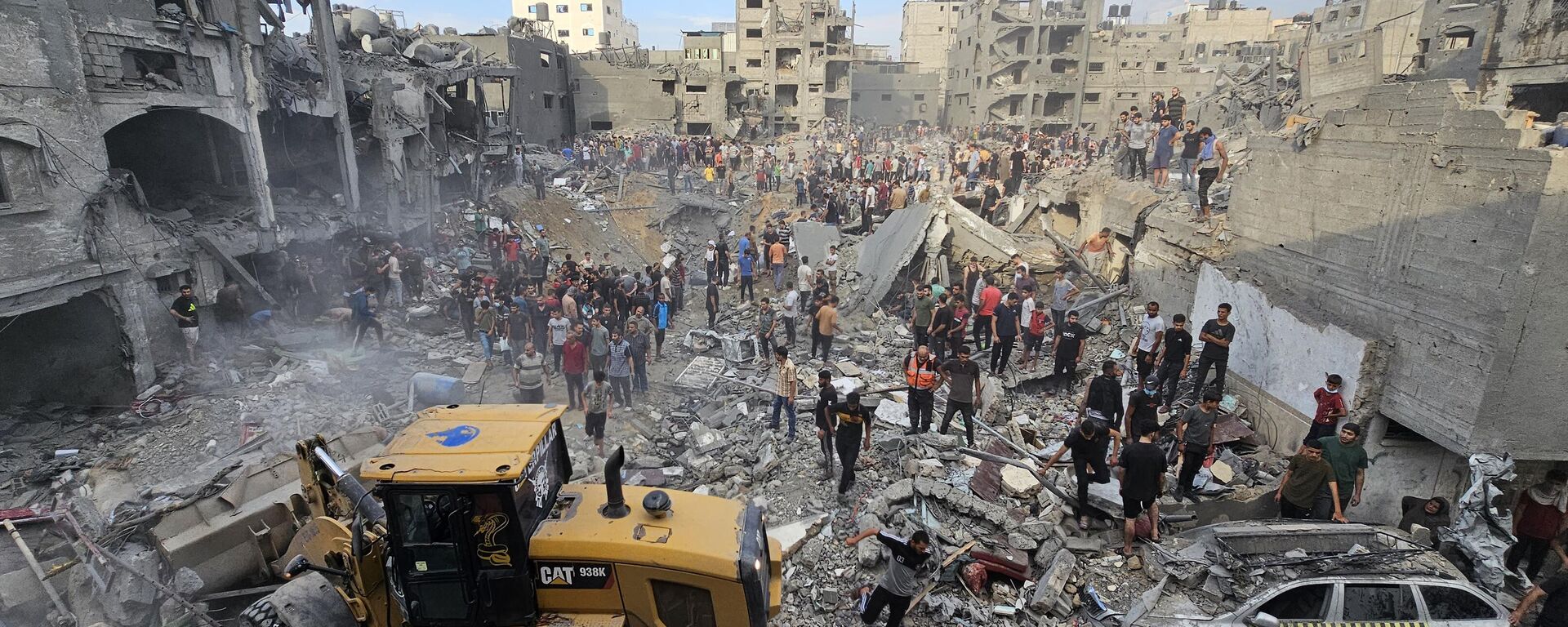 İsrail’in abluka altındaki Gazze Şeridi'ne yönelik saldırıları, 25. gününde de devam ediyor.Cebaliye Mülteci Kampı'na İsrail ordusunun düzenlediği saldırıda aralarında çocukların da bulunduğu çok sayıda ölü ve yaralıların olduğu bildirildi. - Sputnik Türkiye, 1920, 01.11.2023