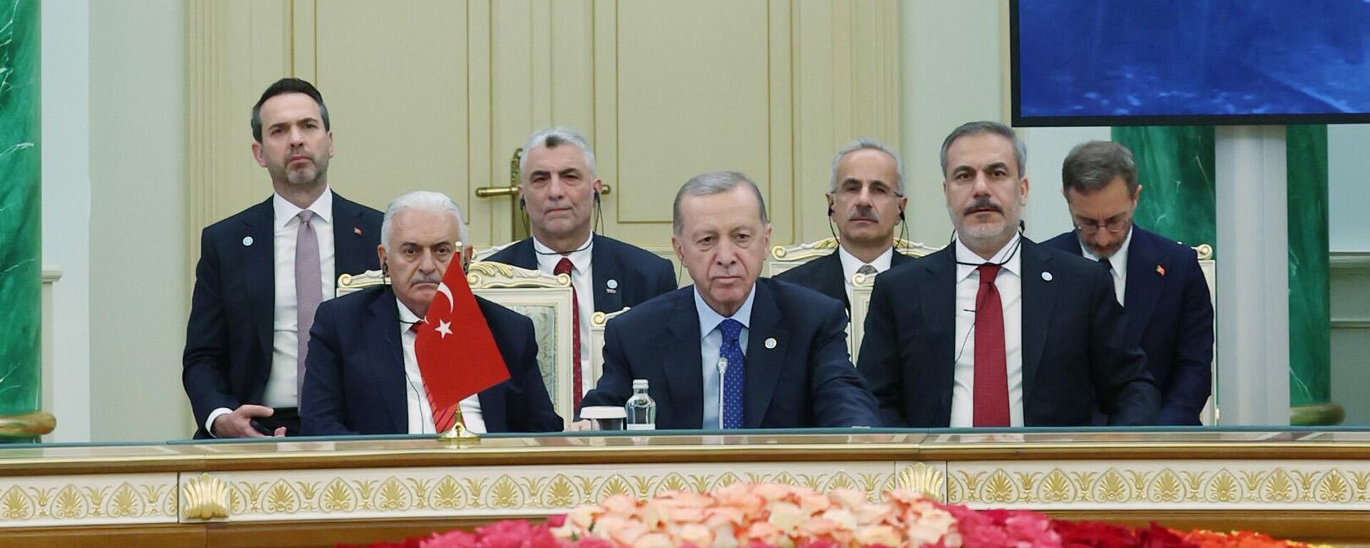 Cumhurbaşkanı Erdoğan, Akorda Cumhurbaşkanlığı Sarayı'nda Türk Devri temasıyla düzenlenen Türk Devletleri Teşkilatı (TDT) Devlet Başkanları Konseyi 10. Zirvesi'nde konuştu. - Sputnik Türkiye, 1920, 13.11.2023