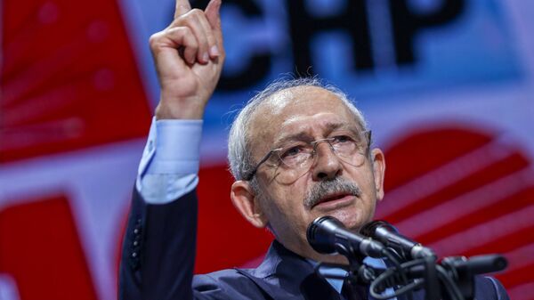 Cumhuriyet Halk Partisi Genel Başkanı Kemal Kılıçdaroğlu, CHP 38. Olağan Kurultay’ı açılış konuşmasını gerçekleştirdi. CHP lideri Kılıçdaroğlu’na, eşi Sayın Selvi Kılıçdaroğlu da eşlik etti.  - Sputnik Türkiye