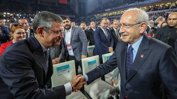 Cumhuriyet Halk Partisi Genel Başkanı Kemal Kılıçdaroğlu, CHP 38. Olağan Kurultayı’nın birinci günü gerçekleştirilen Genel Başkanlık seçimininde oy kullandı.  - Sputnik Türkiye