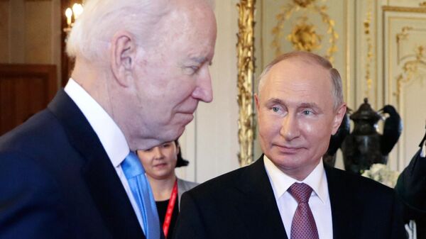 Rusya Devlet Başkanı Vladimir Putin ve ABD Başkanı Joe Biden - Sputnik Türkiye