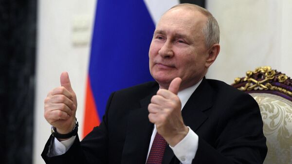 Rusya Devlet Başkanı Vladimir Putin Herşey yolunda OK mutlu - Sputnik Türkiye