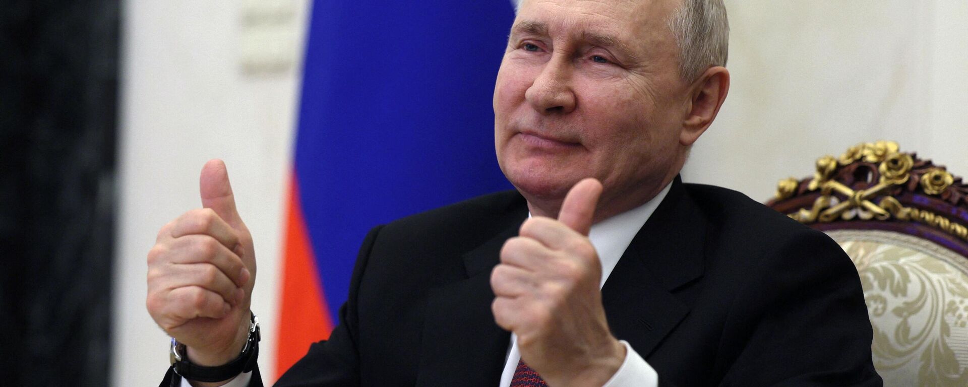 Rusya Devlet Başkanı Vladimir Putin Herşey yolunda OK mutlu - Sputnik Türkiye, 1920, 18.11.2023