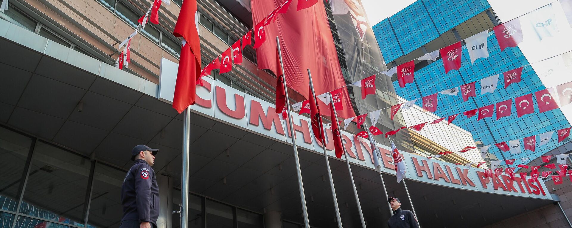  Gazi Mustafa Kemal Atatürk, vefatının 85’inci yıldönümünde, Cumhuriyet Halk Partisi Genel Merkezinde anıldı.   - Sputnik Türkiye, 1920, 21.12.2023