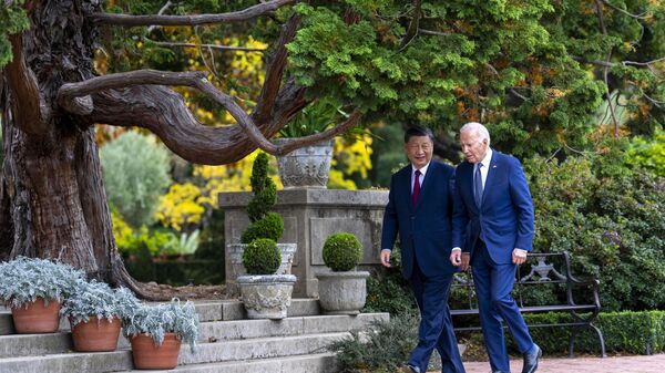 ABD Başkanı Joe Biden ve Çin Devlet Başkanı Şi Cinping - Sputnik Türkiye