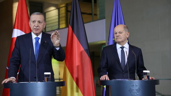 Cumhurbaşkanı Recep Tayyip Erdoğan, Almanya Başbakanı Olaf Scholz ile ortak basın toplantısı düzenledi. - Sputnik Türkiye