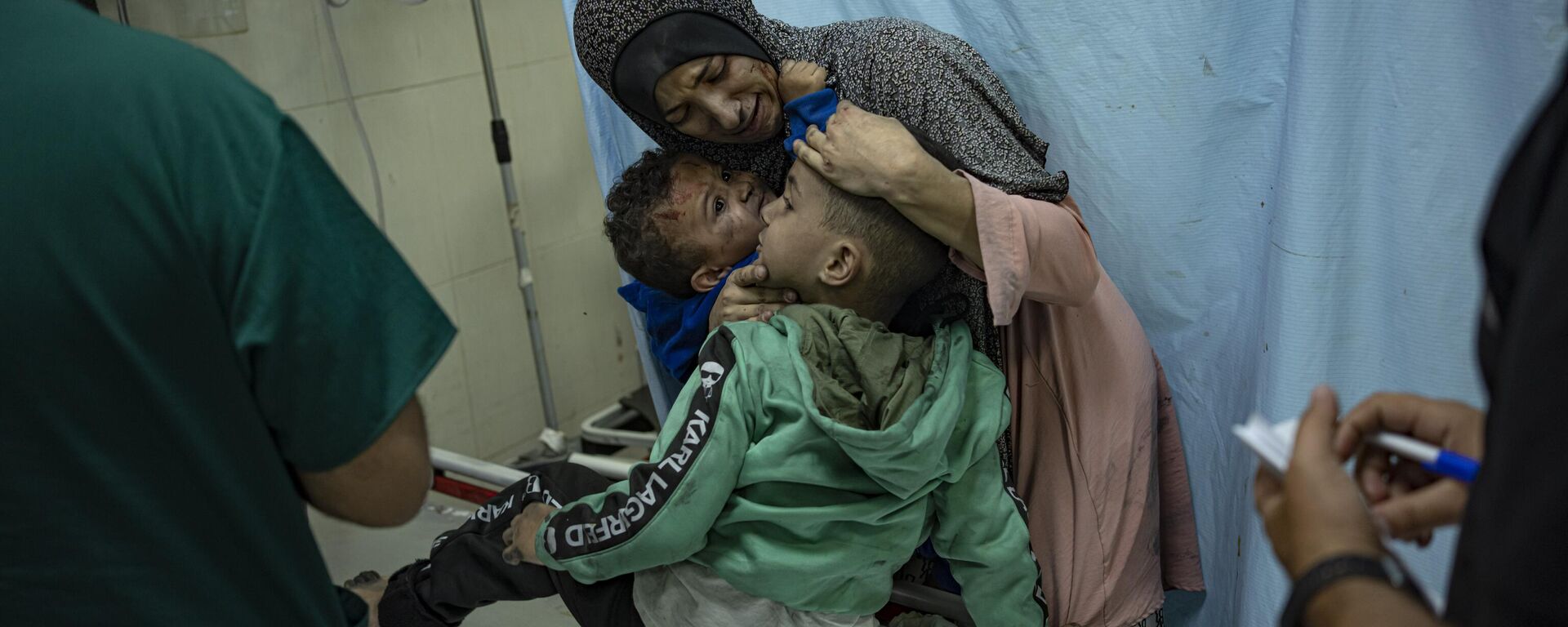 İsrail Gazze Filistin Refah Sınır Kapısı saldırı hastane Filistinli çocuk - Sputnik Türkiye, 1920, 20.11.2023