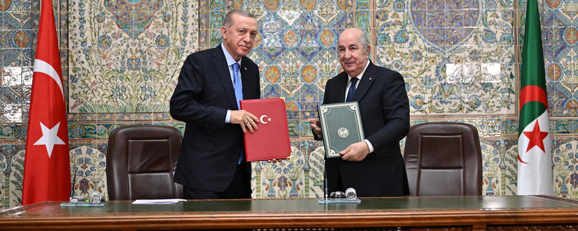 Türkiye ile Cezayir arasında 12 anlaşma imzalandı  - Sputnik Türkiye, 1920, 21.11.2023