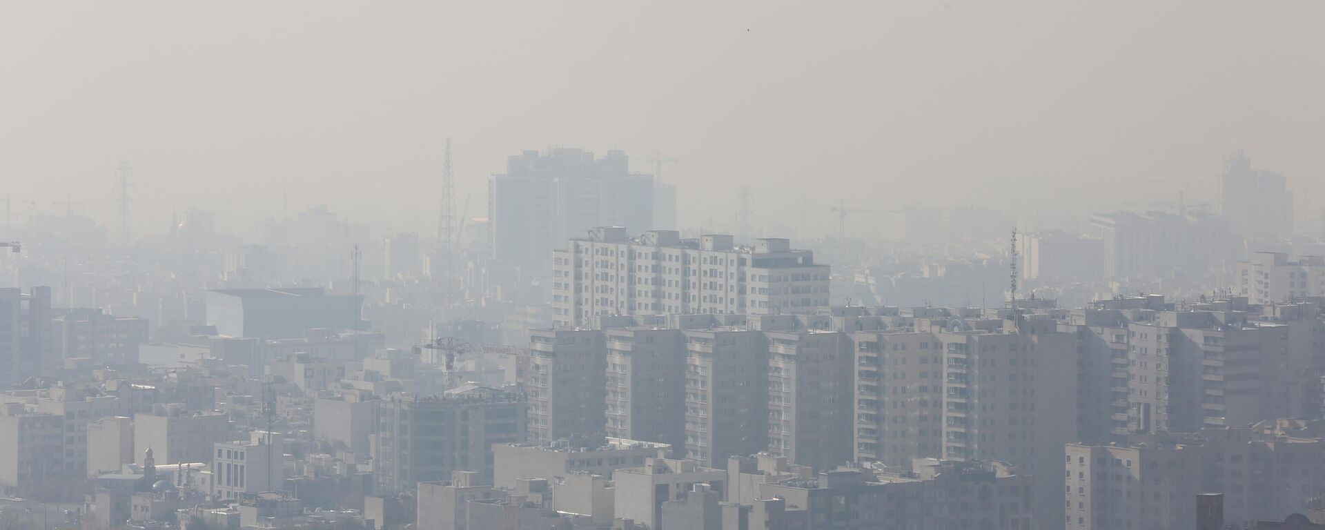 Tahran'da hava kirliliği
 - Sputnik Türkiye, 1920, 19.08.2025