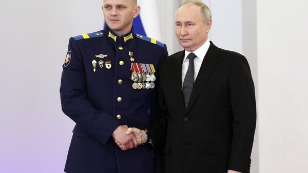 Putin - Anavatanın Kahramanları Günü  - Sputnik Türkiye