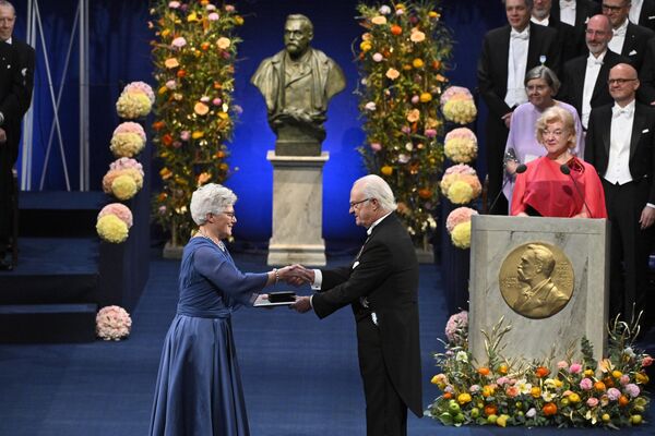 Fizik, kimya, tıp, edebiyat ve ekonomi alanlarında verilen 2023 Nobel Ödülleri, İsveç'in başkenti Stockholm'de düzenlenen törenle sahiplerini buldu. - Sputnik Türkiye