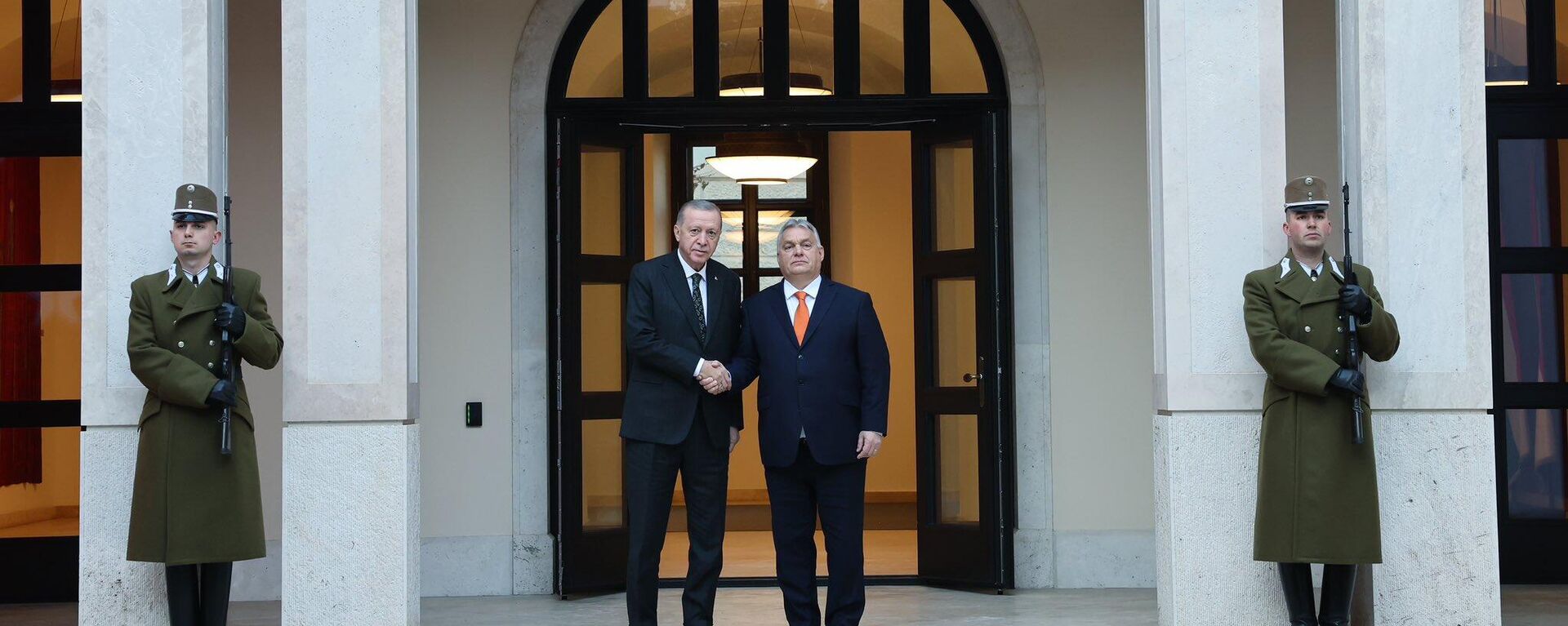Cumhurbaşkanı Erdoğan, Macaristan Başbakanı Orban ile görüştü - Sputnik Türkiye, 1920, 18.12.2023