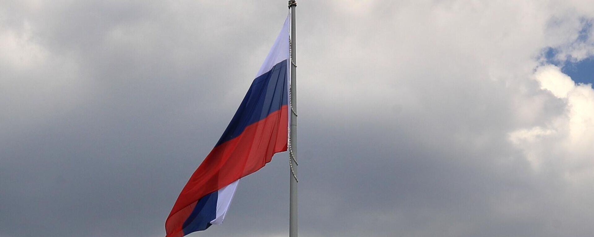 The national flag of the Russian Federation was solemnly raised on the Day of Russia on Poklonnaya Hill. - Sputnik Türkiye, 1920, 20.12.2023