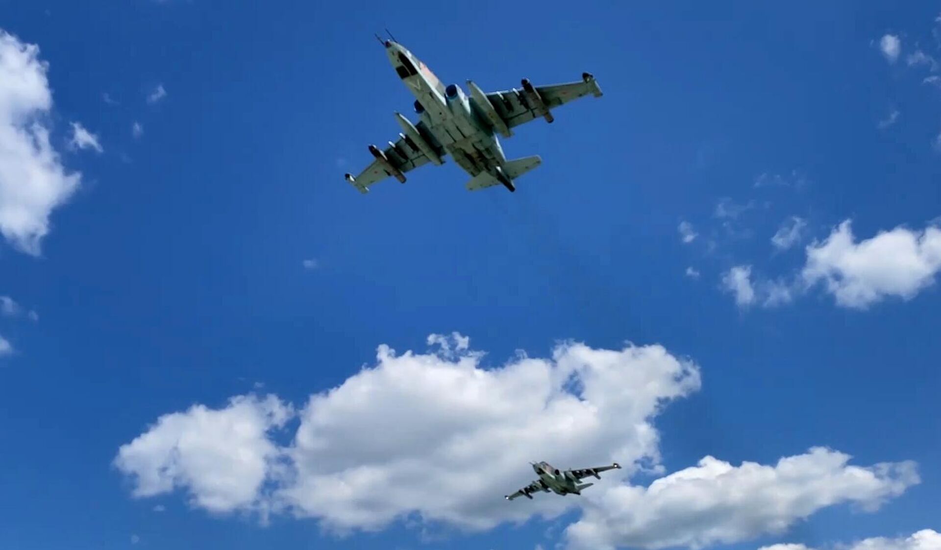 Rusya Su-25 savaş uçak Rusya Su-25 savaş uçak - Sputnik Türkiye, 1920, 03.12.2025