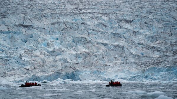 Ayrıca Grönland, 1992&#x27;den bu yana yaklaşık beş trilyon ton buz kaybetti.  - Sputnik Türkiye