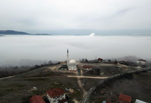 Kastamonu'da şehrin üzerinde adeta 'sis denizi' oluştu. - Sputnik Türkiye