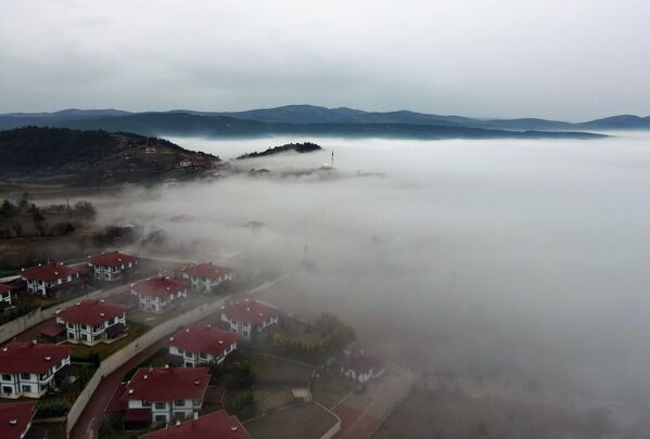Kastamonu'da şehrin üzerinde adeta 'sis denizi' oluştu. - Sputnik Türkiye
