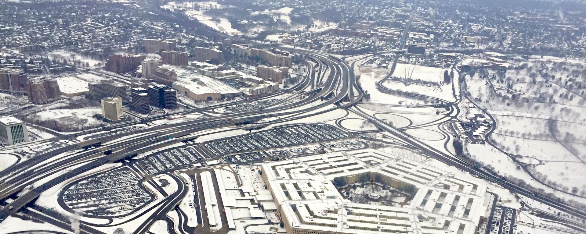 This January 6, 2015 aerial photo shows the Pentagon building in Washington, DC.  - Sputnik Türkiye, 1920, 23.01.2024
