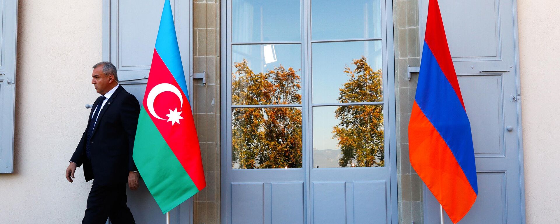 Azerbaycan Ermenistan bayrakları - Sputnik Türkiye, 1920, 14.02.2024