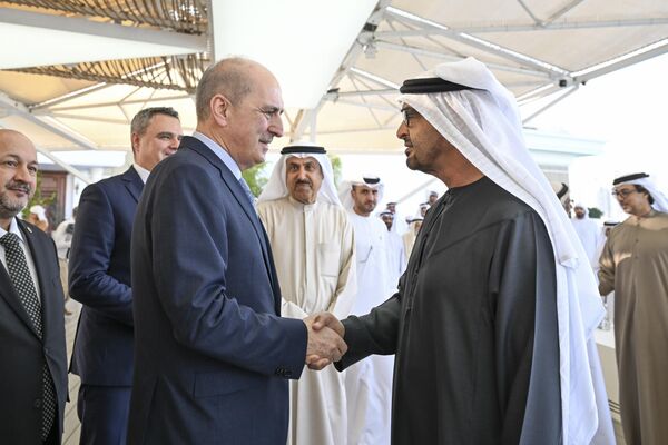 - TBMM Başkanı Numan Kurtulmuş, Birleşik Arap Emirlikleri (BAE) Devlet Başkanı Şeyh Mohamed Bin Zayed Al Nahyan ile bir araya geldi. - Sputnik Türkiye