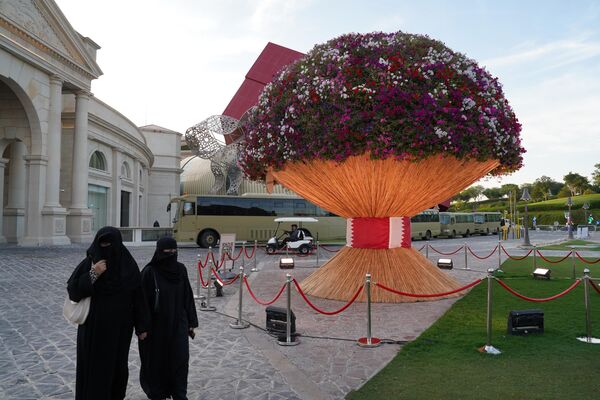 Guinness Rekorlar Kitabı'na giren dünyanın en büyük doğal buketi Doha'da sergileniyor - Sputnik Türkiye