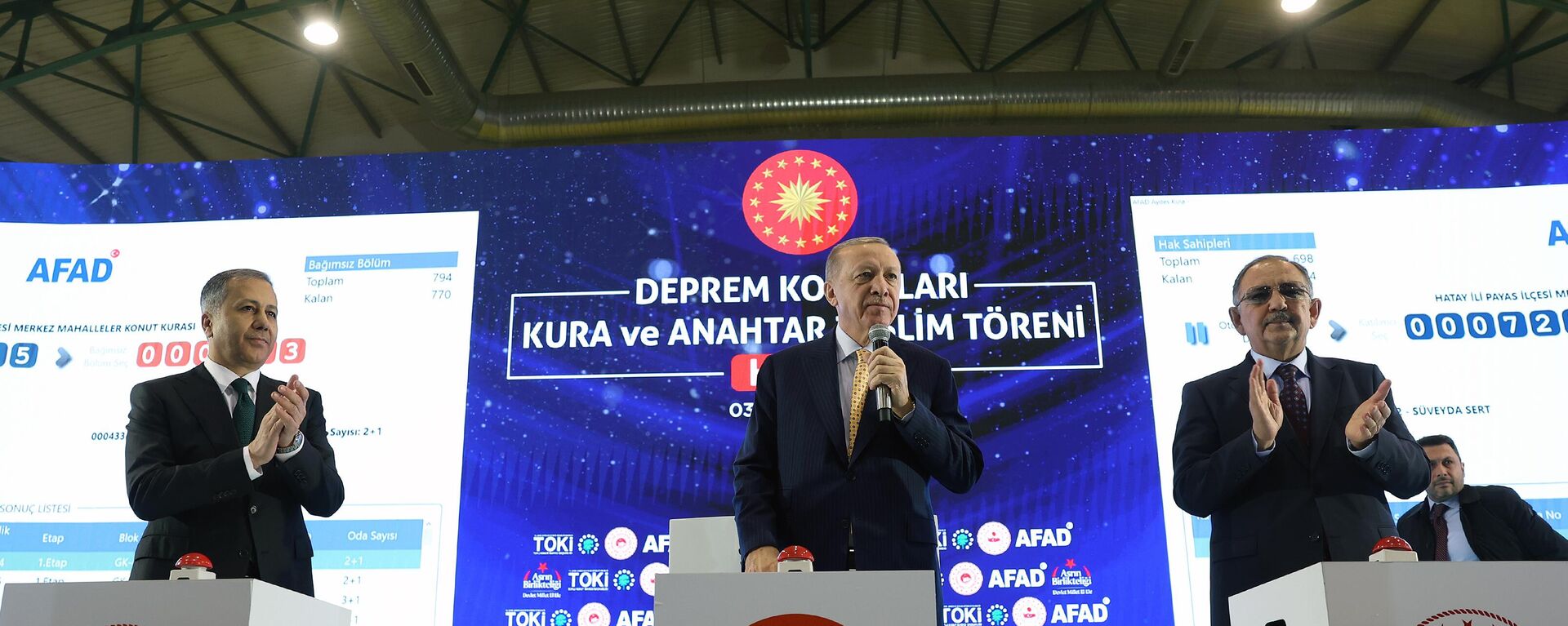 Cumhurbaşkanı Recep Tayyip Erdoğan, Hatay’da Deprem Konutları Kura ve Anahtar Teslim Töreni'ne katıldı - Sputnik Türkiye, 1920, 03.02.2024