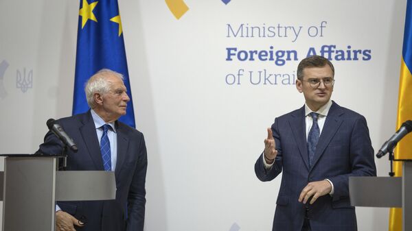 Avrupa Birliği (AB) Dış İlişkiler ve Güvenlik Politikası Yüksek Temsilcisi Josep Borrell Ukrayna Dışişleri Bakanı Dmitriy Kuleba ile  - Sputnik Türkiye