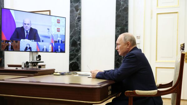 Rusya Devlet Başkanı Vladimir Putin hükümet toplantısında - Sputnik Türkiye