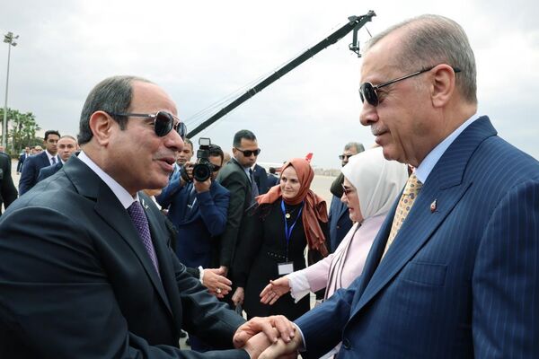 Cumhurbaşkanı Erdoğan, 11 yıl aradan sonra Mısır’ın başkenti Kahire’ye geldi. - Sputnik Türkiye