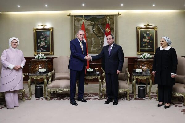 Cumhurbaşkanı Erdoğan’a Mısır ziyaretinde eşi Emine Erdoğan da eşlik etti. - Sputnik Türkiye