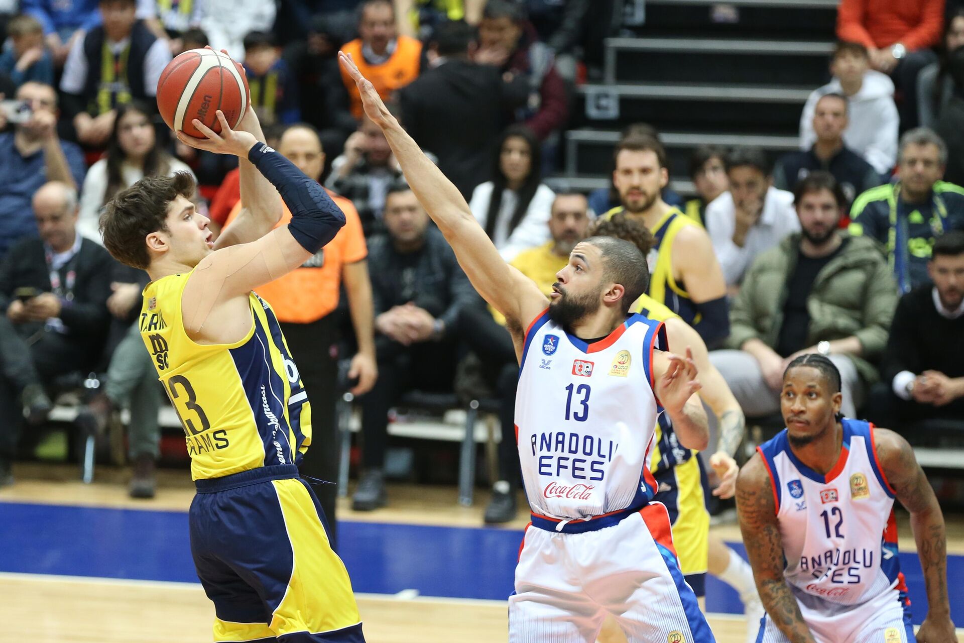 Basketbol erkeklerde ING Türkiye Kupası Dörtlü Final organizasyonunun final maçında Anadolu Efes, Fenerbahçe Beko ile karşılaştı. - Sputnik Türkiye, 1920, 17.12.2024