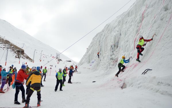 Erzurum'da Türkiye Buz Tırmanışı Şampiyonası düzenlendi - Sputnik Türkiye