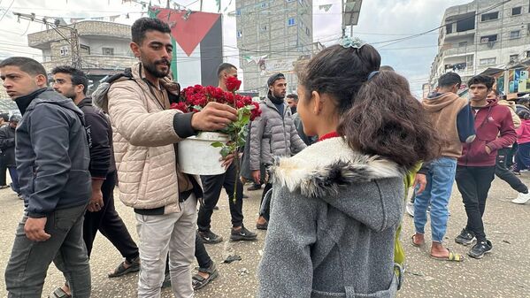 Gazze Şeridi&#x27;nde çiçek satan Cebir Atallah - Sputnik Türkiye