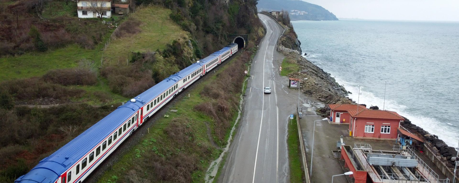 Karaelmas Ekspresi Batı Karadeniz Turistik Tren Turu seferleri kapsamında, Ankara'dan başlayarak Çankırı, Karabük ve Zonguldak'ı içine alan tanıtım turunda, yolcular, Batı Karadeniz'in zengin doğal, tarihi ve kültürel mirasını görme fırsatı buluyor - Sputnik Türkiye, 1920, 29.09.2026