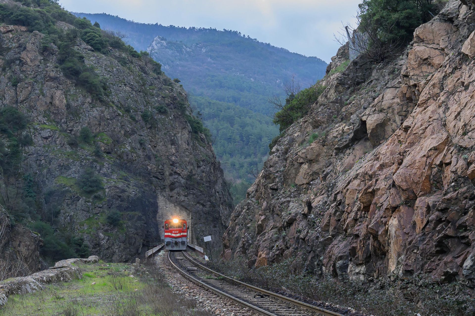 Karaelmas Ekspresi Batı Karadeniz Turistik Tren Turu seferleri kapsamında, Ankara'dan başlayarak Çankırı, Karabük ve Zonguldak'ı içine alan tanıtım turunda, yolcular, Batı Karadeniz'in zengin doğal, tarihi ve kültürel mirasını görme fırsatı buluyor - Sputnik Türkiye, 1920, 29.09.2026