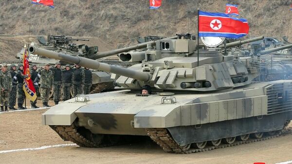 Kuzey Kore lideri Kim Jong-un tank kullanıyor - Sputnik Türkiye