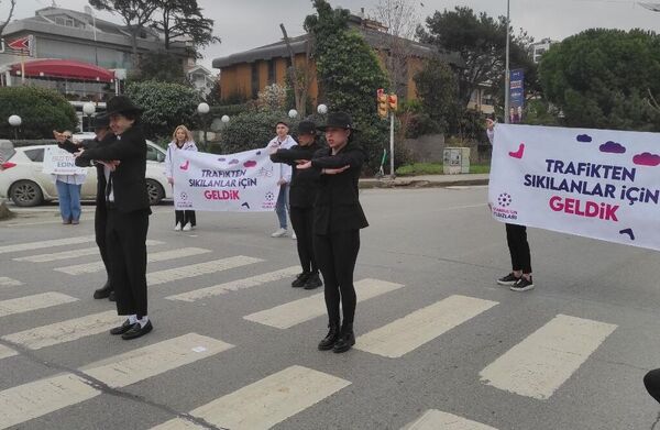 İstanbul trafiğinde &#x27;moonwalk&#x27; dansı - Sputnik Türkiye