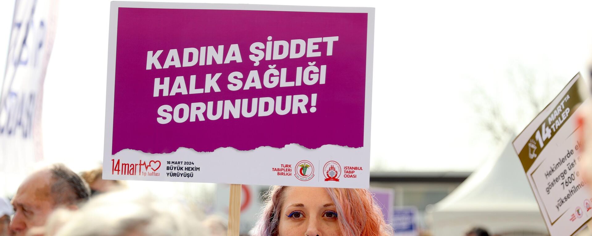 sağlık çalışanları protesto, 14 Mart Tıp Bayramı, kadına şiddet - Sputnik Türkiye, 1920, 16.03.2024