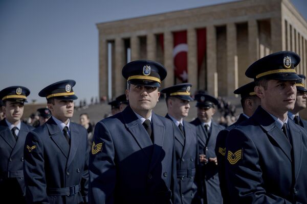 Törene her zaman olduğu gibi ordu ve güvenlik güçleri de katıldı.  - Sputnik Türkiye