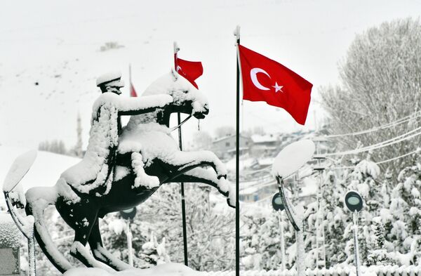 18 Mart Şehitleri Anma Günü ve Çanakkale Deniz Zaferi, her yıl olduğu gibi bu yıl da anılıyor.  - Sputnik Türkiye