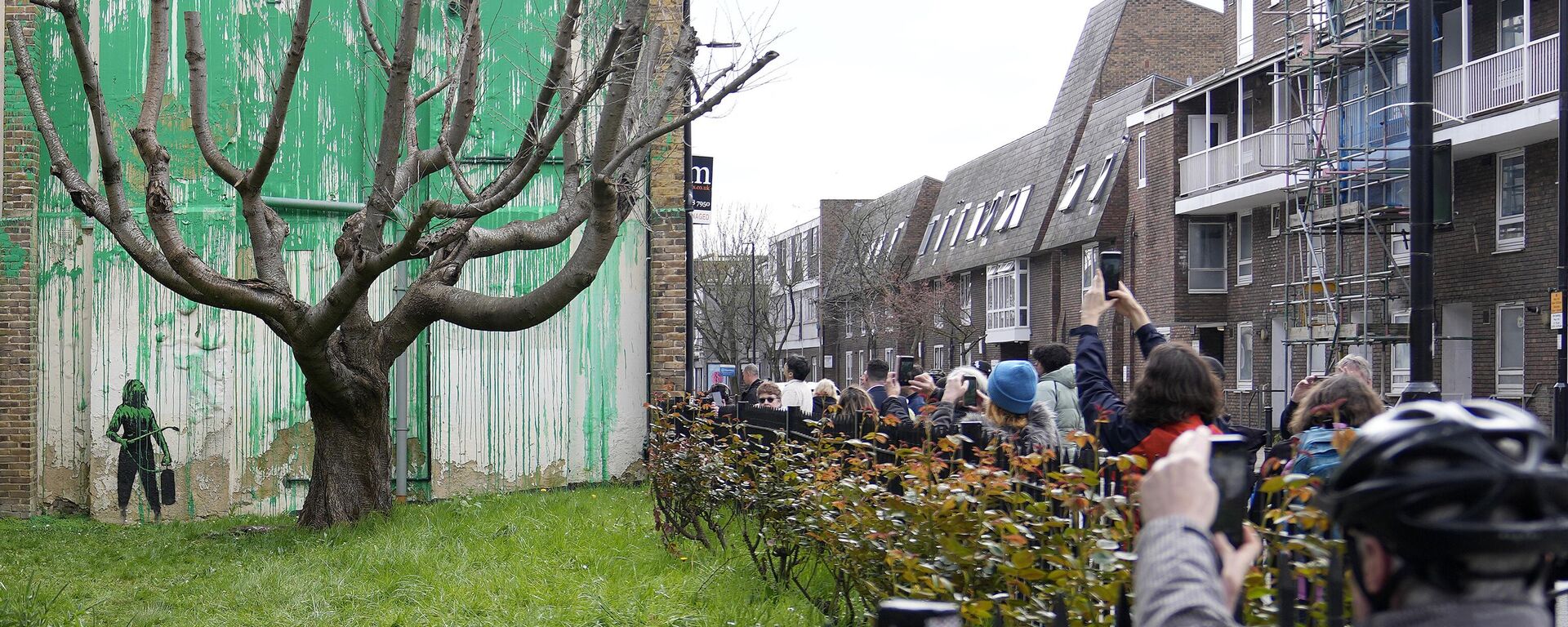 Banksy  İngiltere'de yeniden ortaya çıktı - Sputnik Türkiye, 1920, 19.03.2024