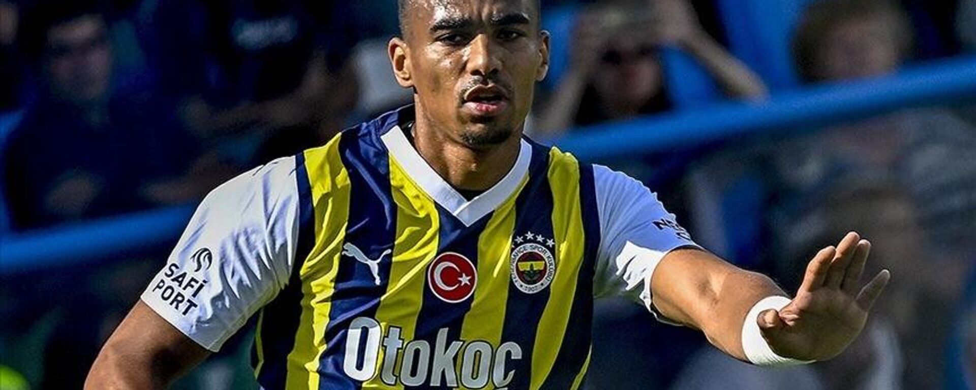 Fenerbahçeli savunma oyuncusu Alexander Djiku, - Sputnik Türkiye, 1920, 09.09.2025