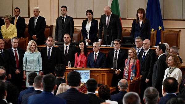 BulgaristanBaşbakanı Nikolay Denkov parlamentoda - Sputnik Türkiye
