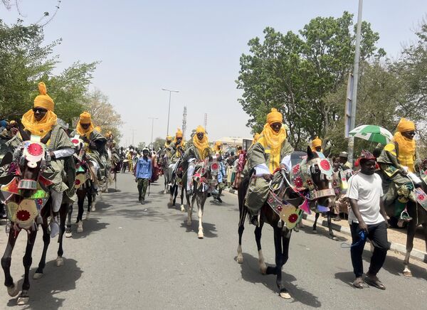 Bu gelenekler, ülkenin Kano, Sokoto, Katsina, Zaria (Zazzau), Bauchi, Daura, Hadejia, Bida ve Gumel gibi bölgelerinde devam ediyor. - Sputnik Türkiye