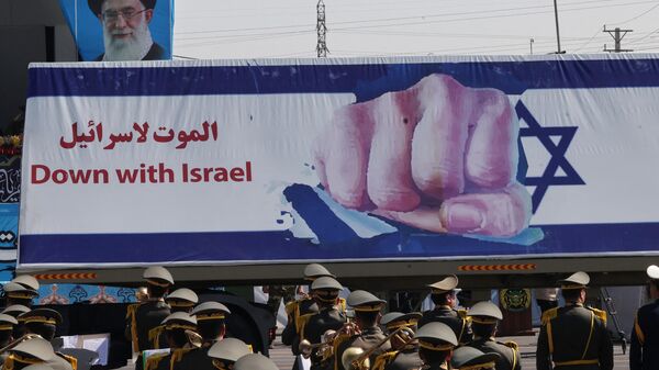 İran askeri töreninde İsrail karşıtı poster - Sputnik Türkiye