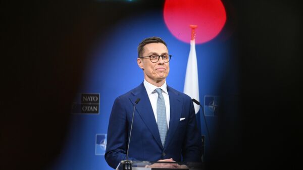 NATO Genel Sekreteri Jens Stoltenberg ile Finlandiya Cumhurbaşkanı Alexander Stubb - Sputnik Türkiye