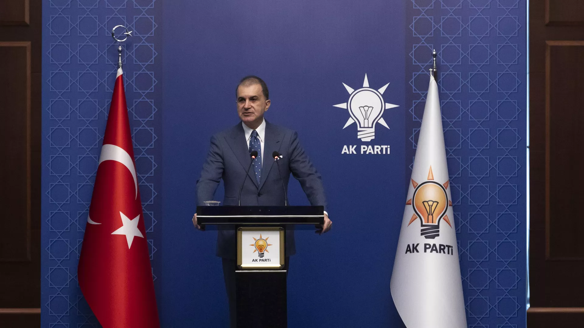  Ömer Çelik