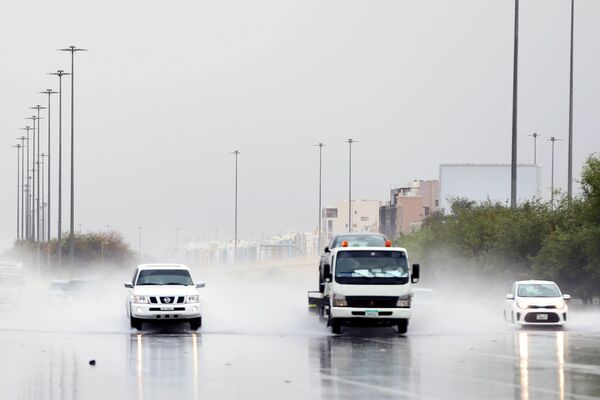 Birleşik Arap Emirlikleri'nde (BAE) son 75 yılın en yüksek yağış miktarı görüldü. - Sputnik Türkiye