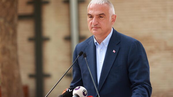 Kültür ve Turizm Bakanı Mehmet Nuri Ersoy, Adana Müze Kompleksi'nde Uluslararası Portakal Çiçeği Karnavalı kapsamında düzenlenen basın toplantısına katılarak açıklama yaptı.  - Sputnik Türkiye