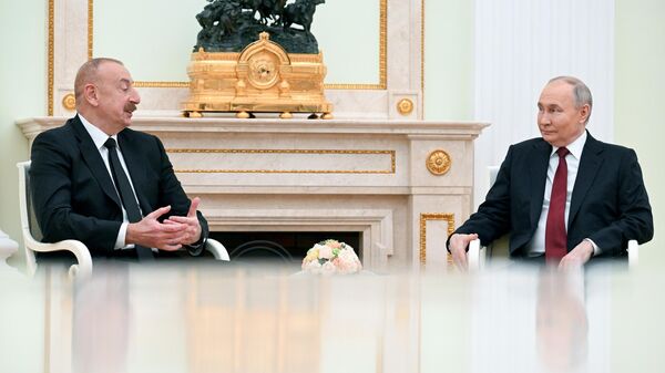Aliyev ve Putin - Sputnik Türkiye
